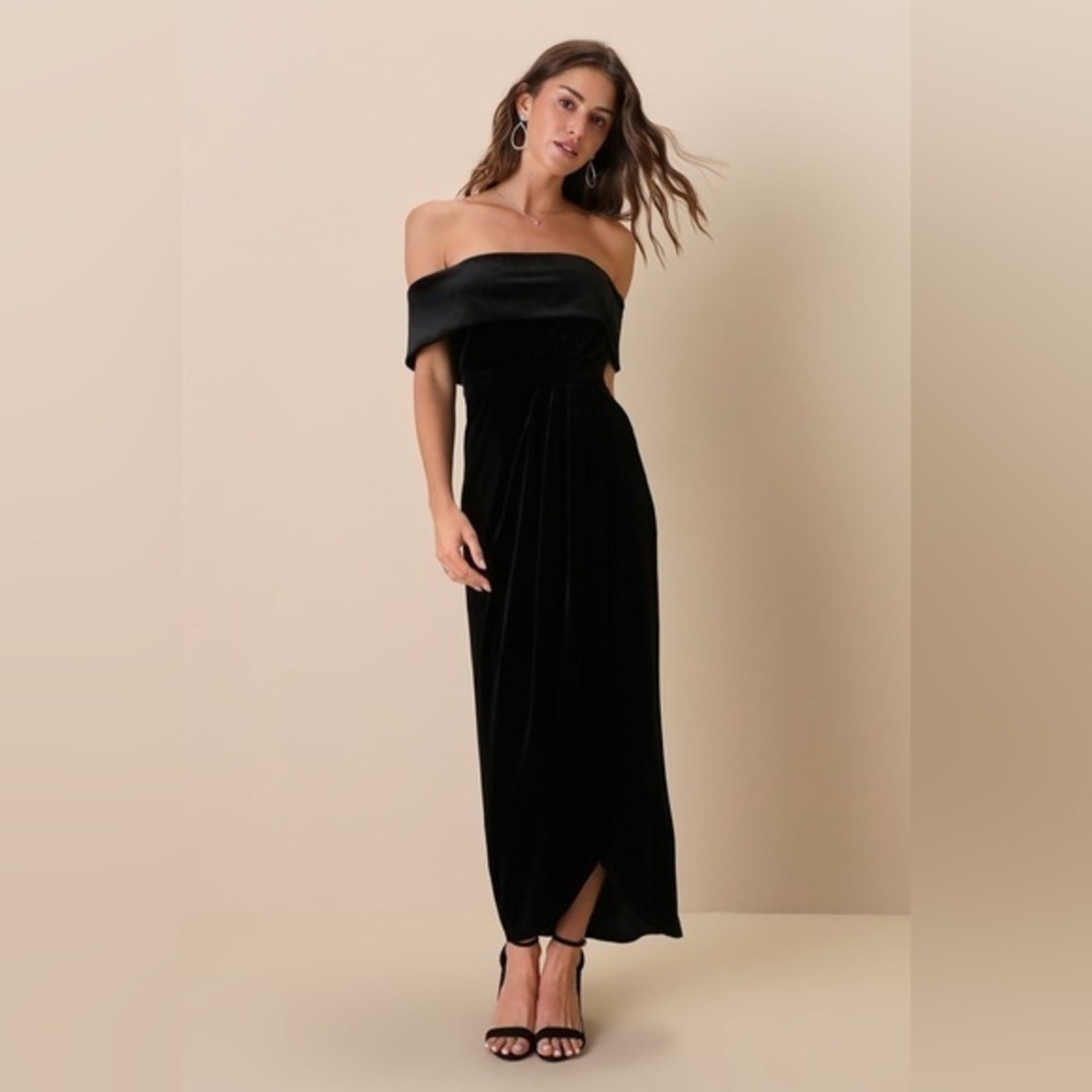 LULU’S I’M ENCHANTED VELVET OFF THE SHOULDER MAXI DRESS
